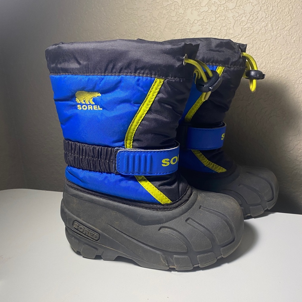 Kids Sorel Snow Boots / Flurry Insulated / Size 7